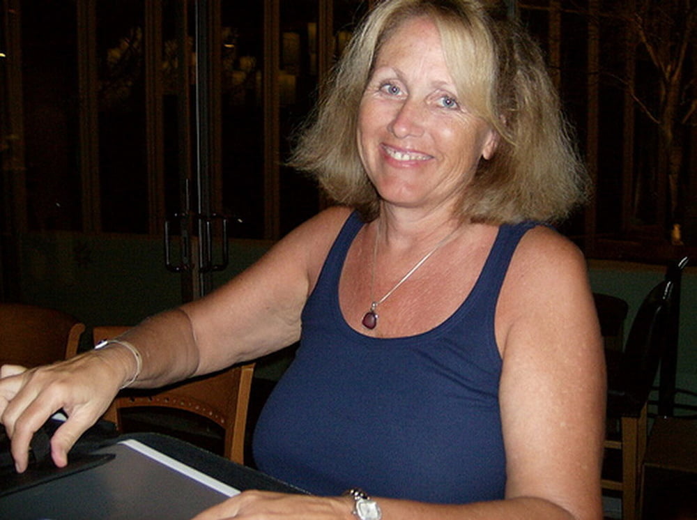 Absolute fickbare Mutter
 #93771826