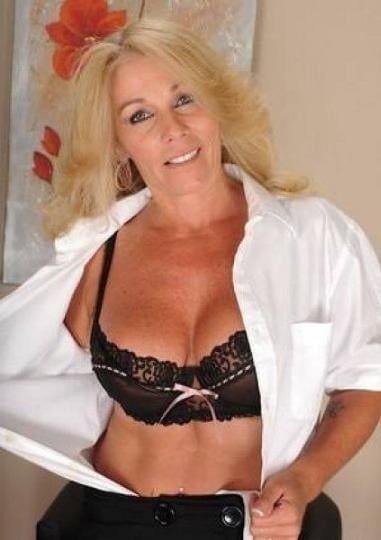 Mature cougar 82
 #80411510