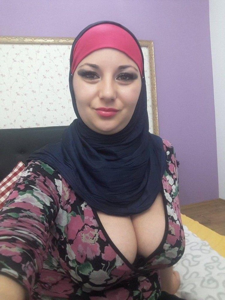 ARAB HIJAB MOMS #104729404