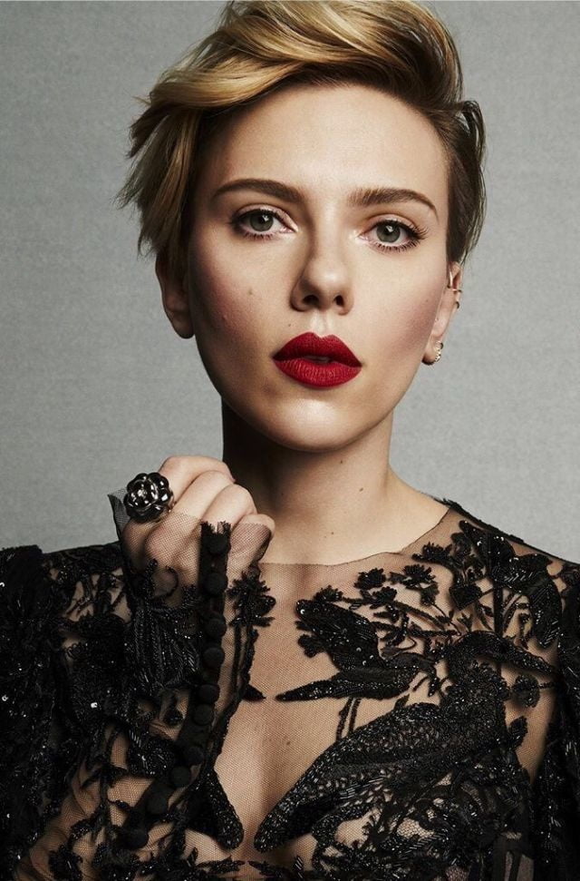 Scarlett johansson migliore per il vostro omaggio
 #104025885