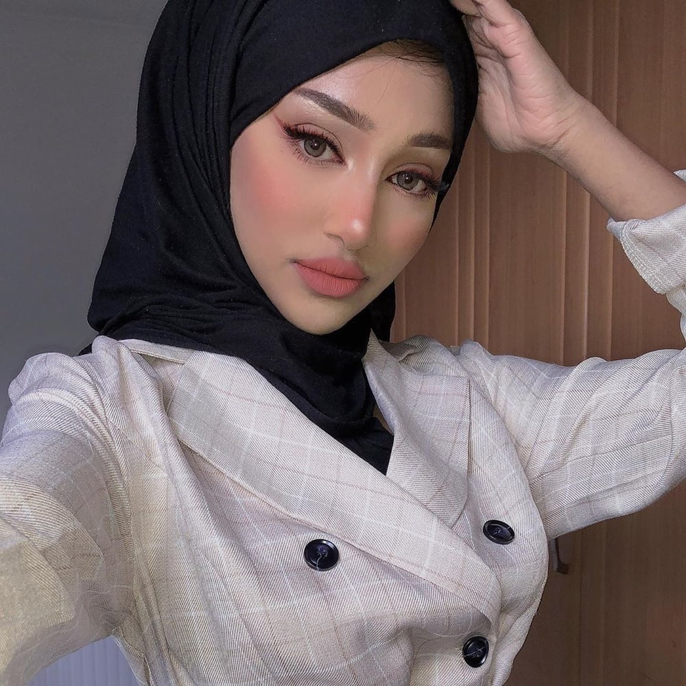 Slutty Face Hijabi Modern Turbanli #102037943