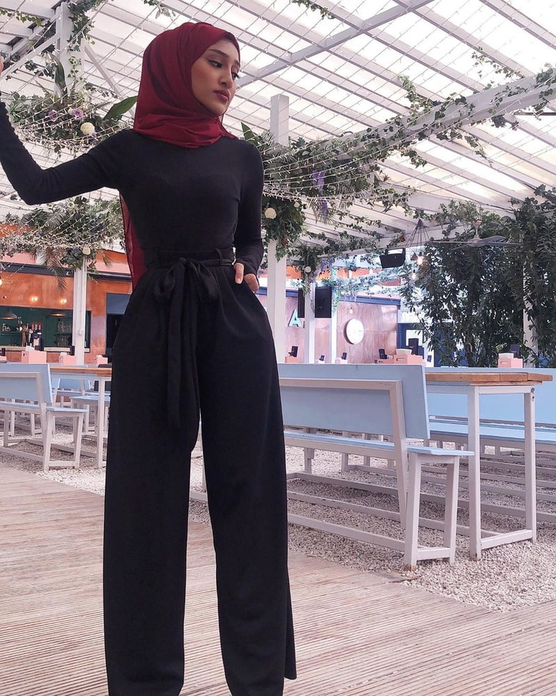 Faccia da zoccola hijabi moderno turbanli
 #102037977