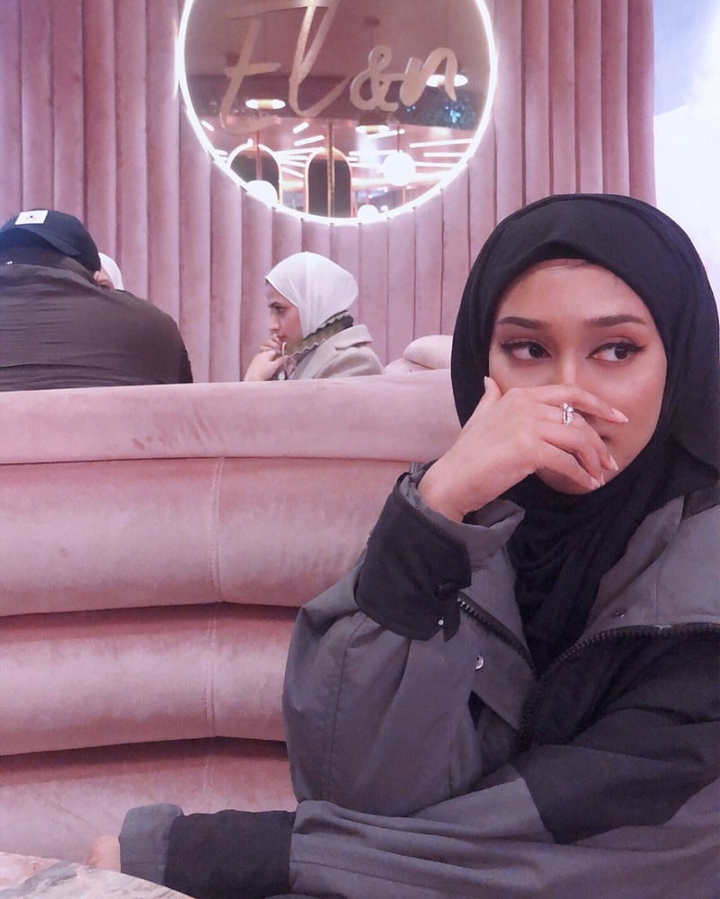 Slutty Face Hijabi Modern Turbanli #102038039