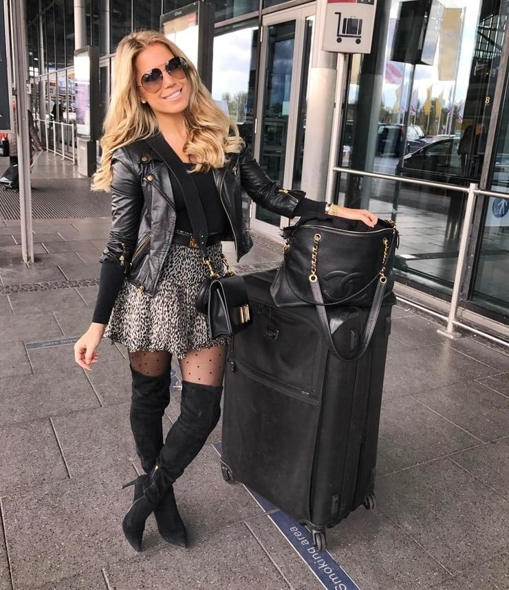 Weibliche Berühmtheit Stiefel & Leder - sylvie meis
 #98159345