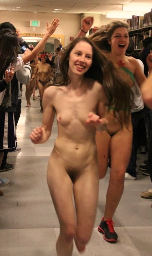 Ausstellung im Freien Nudist 74
 #96177360