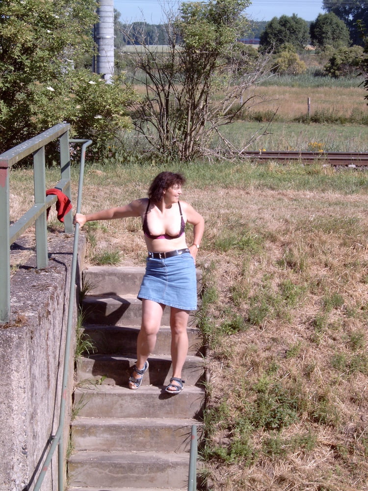 Christiane
 #103585137