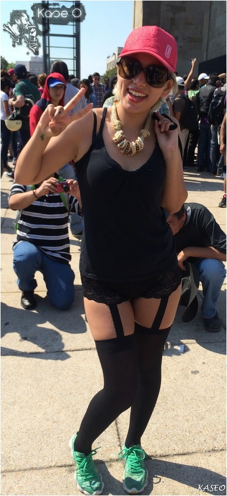 Wera lenceria sexy paseo sin pantalones
 #89019147