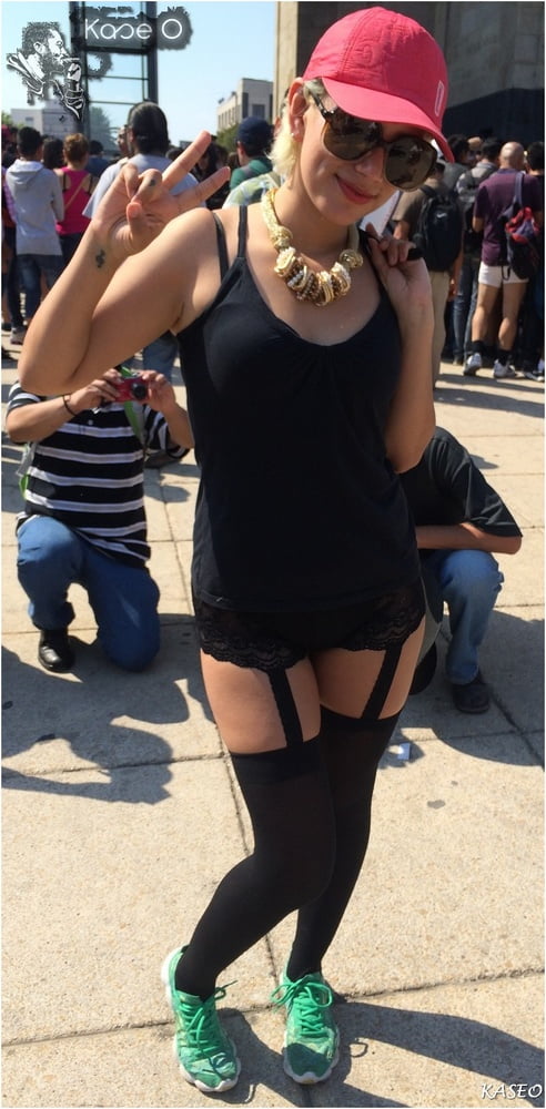 Wera lenceria sexy paseo sin pantalones
 #89019156