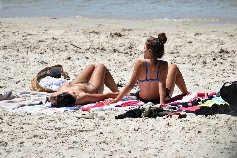 des belles chiannasse en vacance #87527012