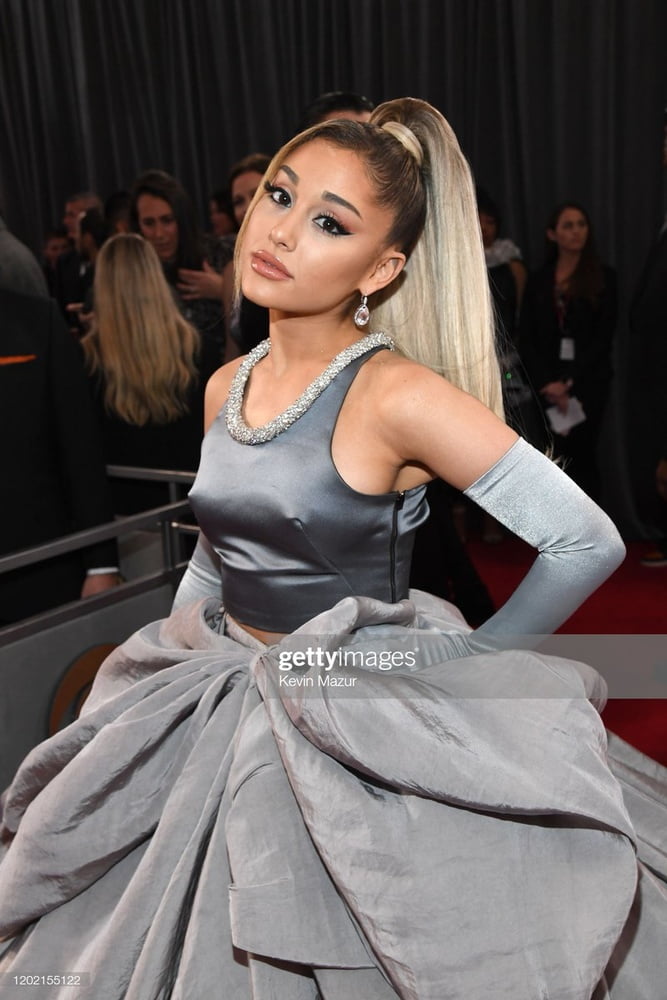 Ariana grande
 #100520231