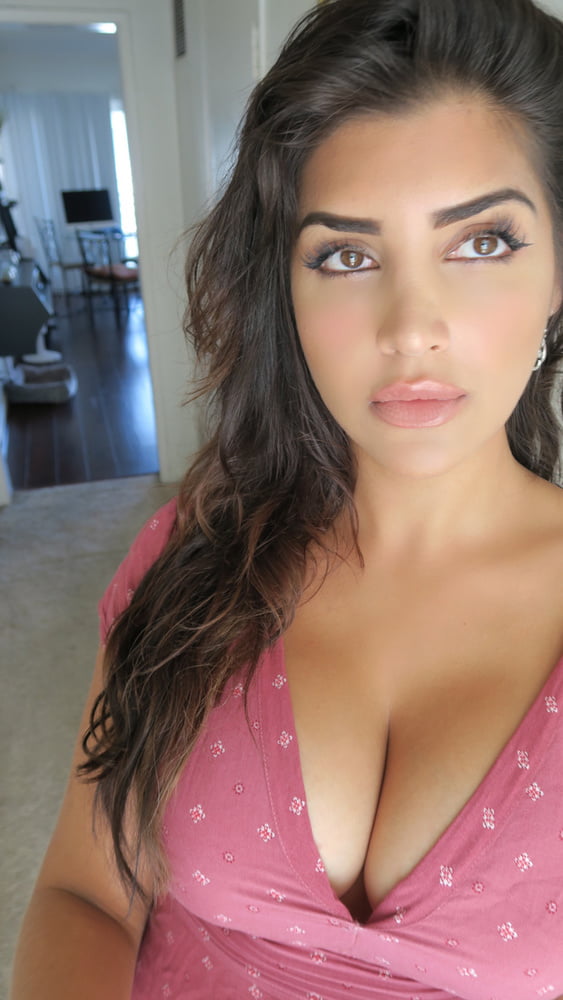 エミラ・コワルスカ
 #90106354