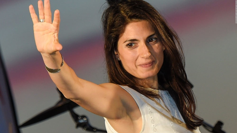 Virginia raggi politicienne italienne chaude !! photos + mes fakes
 #98908595