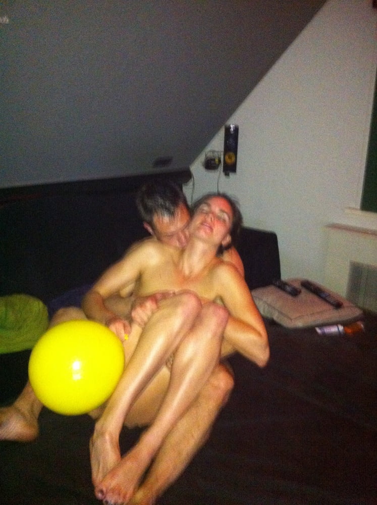 Couples néerlandais s'amusant
 #96532236
