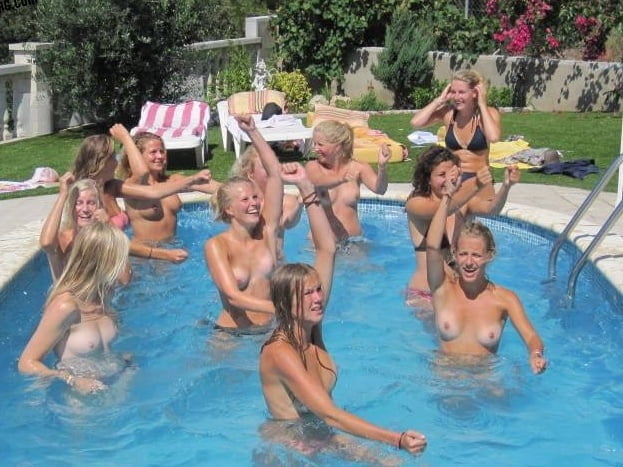 Groups of naked women #93389942
