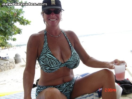 Milf und Omas mit großen Titten
 #80303069