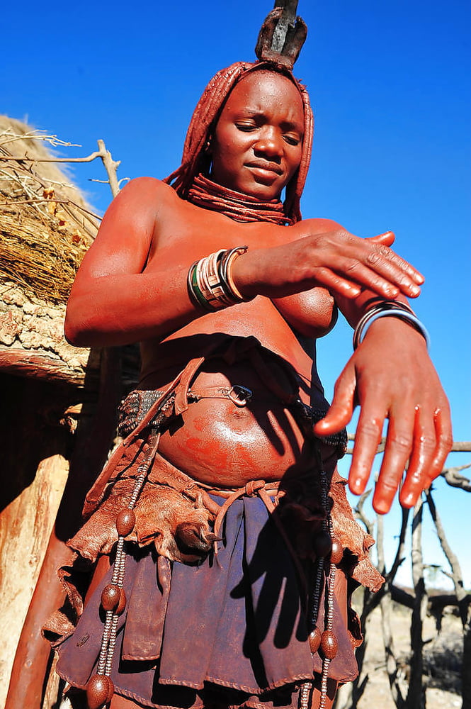 Afrikanische Stämme - Mädchen posieren solo
 #92284706