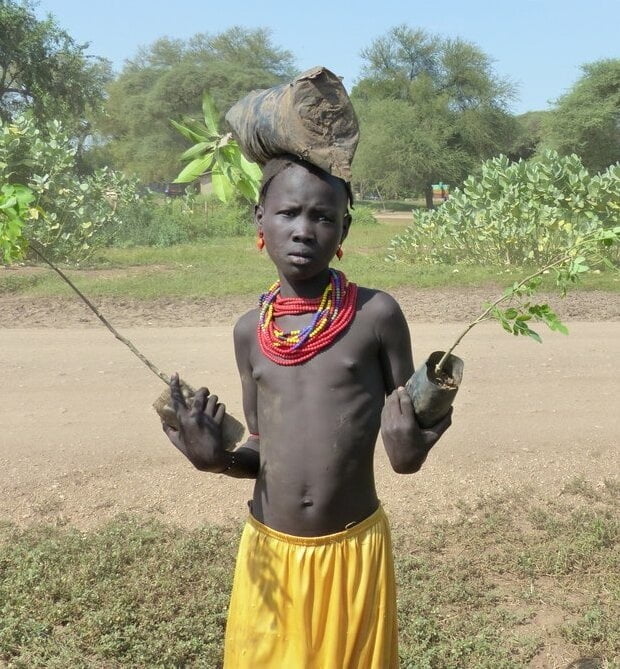 Afrikanische Stämme - Mädchen posieren solo
 #92284728