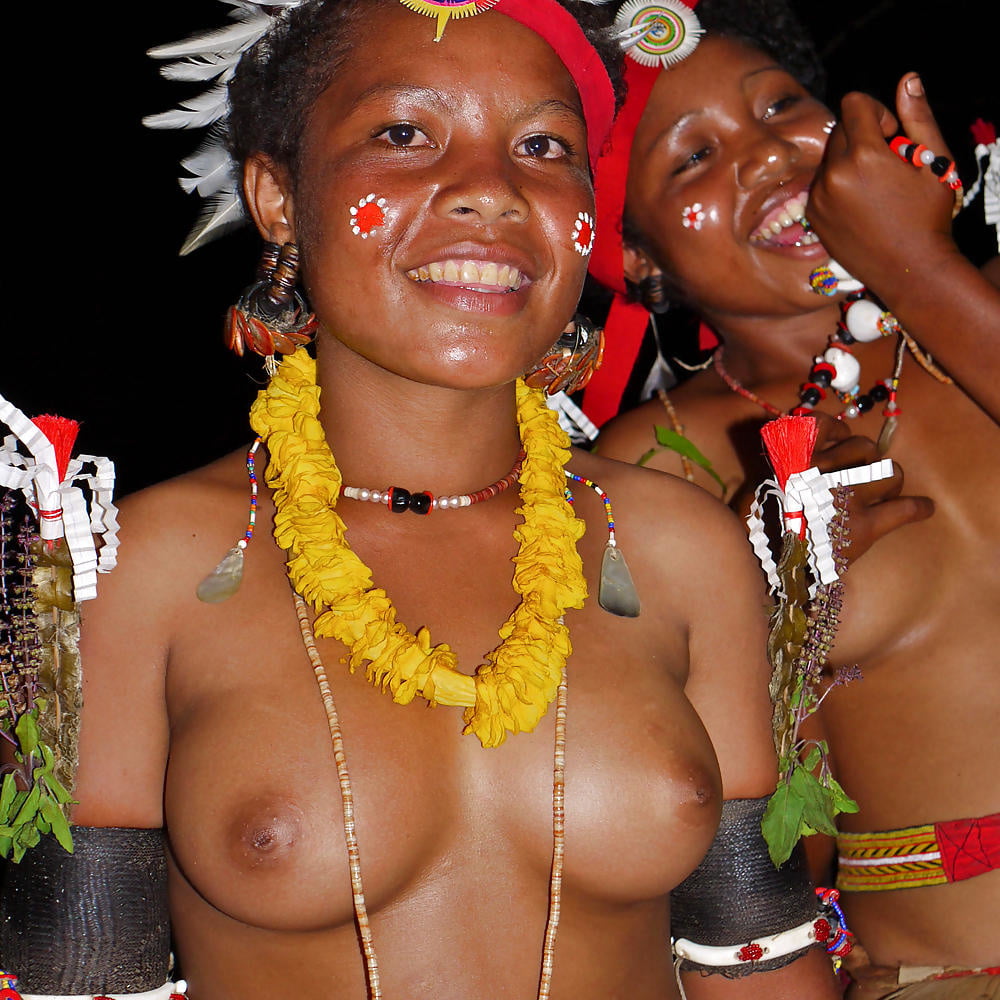 Afrikanische Stämme - Mädchen posieren solo
 #92284742
