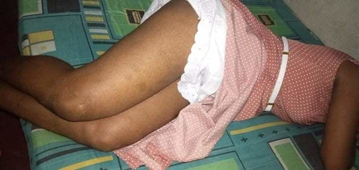 Bajo la falda
 #92541486