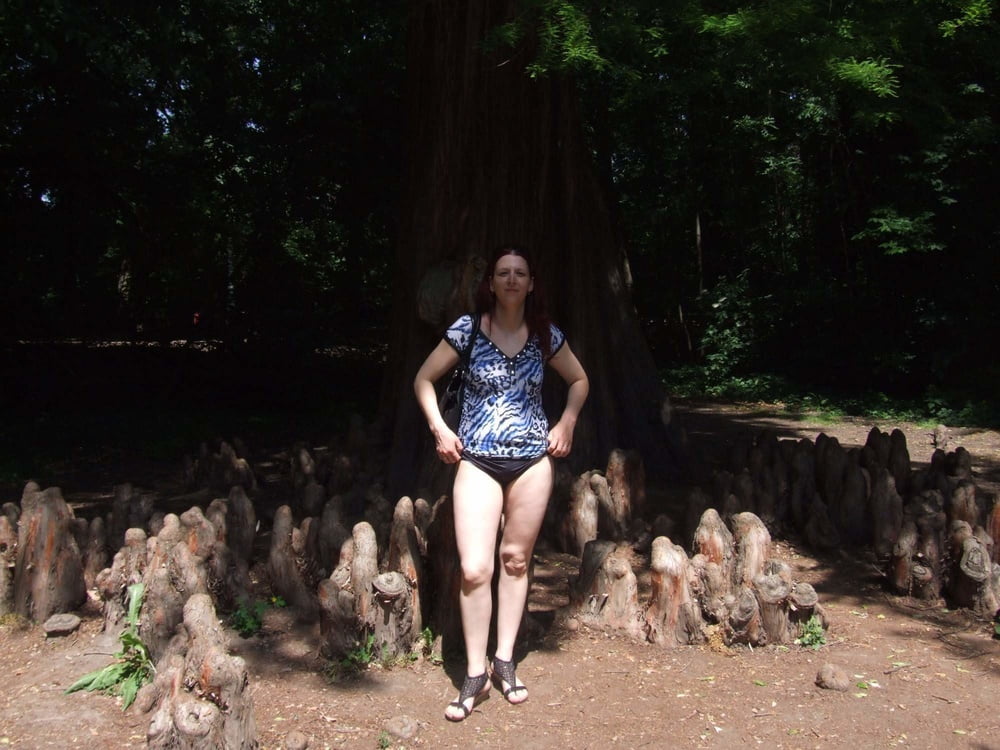 Preggo milf julia - blinkend ihre Reize zeigend
 #81699998