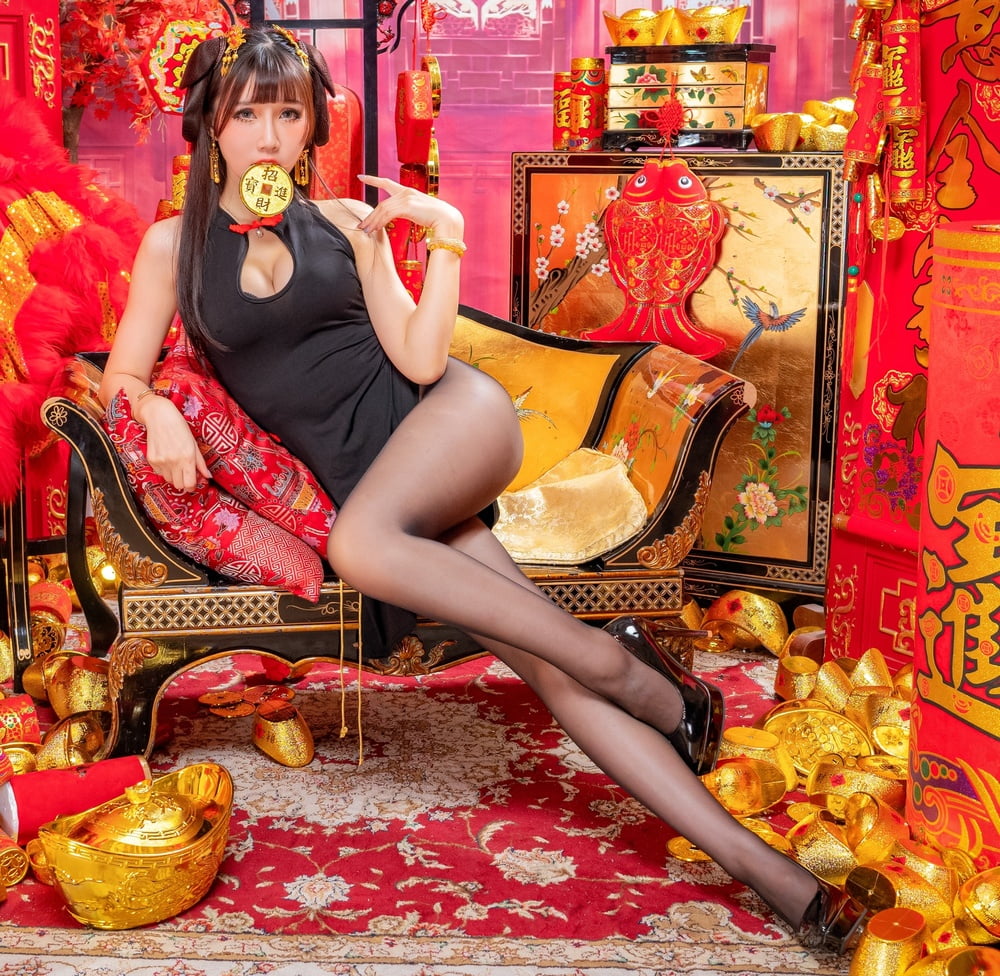 Chinese Exhibition Slut in Pantyhose #93480230