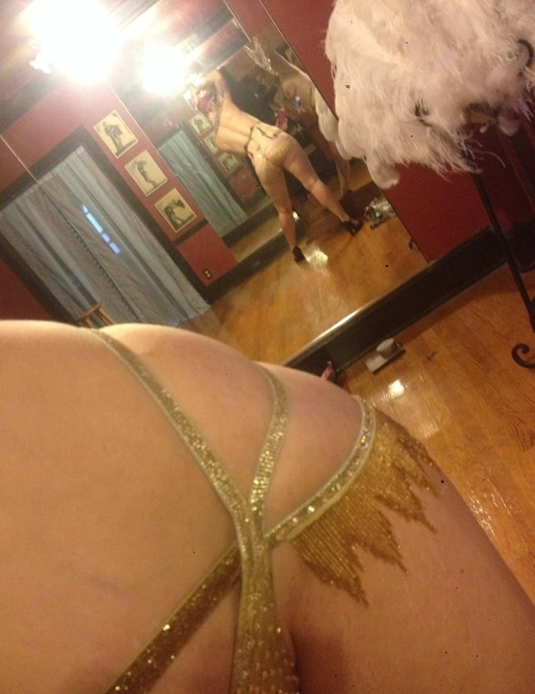 Danielle colby nackt spiegel
 #104486312