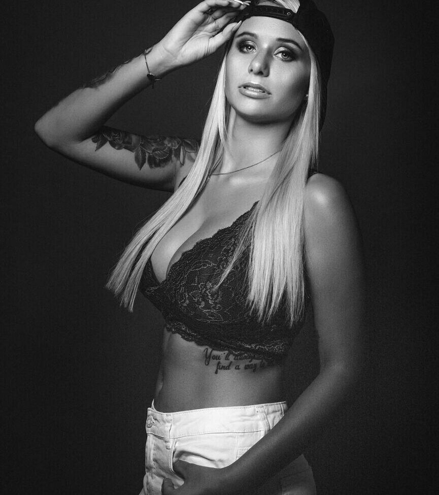 Carina Spack desnuda #108933745