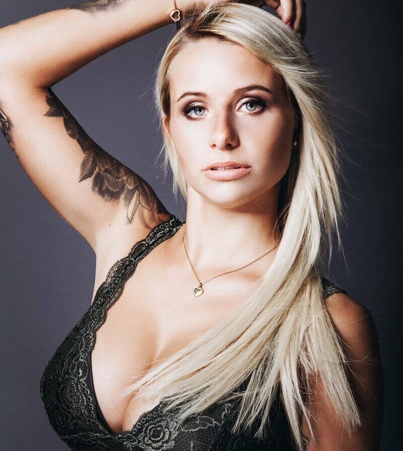 Carina Spack desnuda #108933759