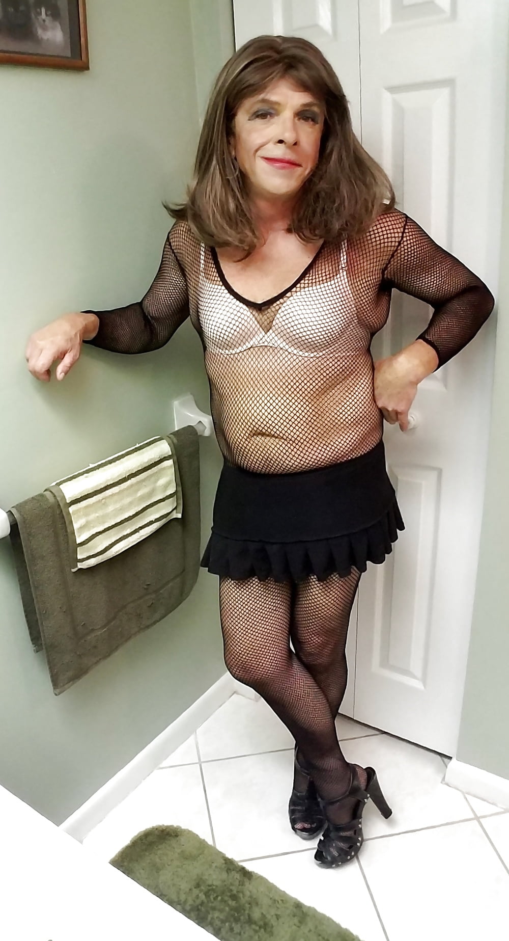 Sissy Roberta Bryan dressed for the  next Video!!!! #106962662