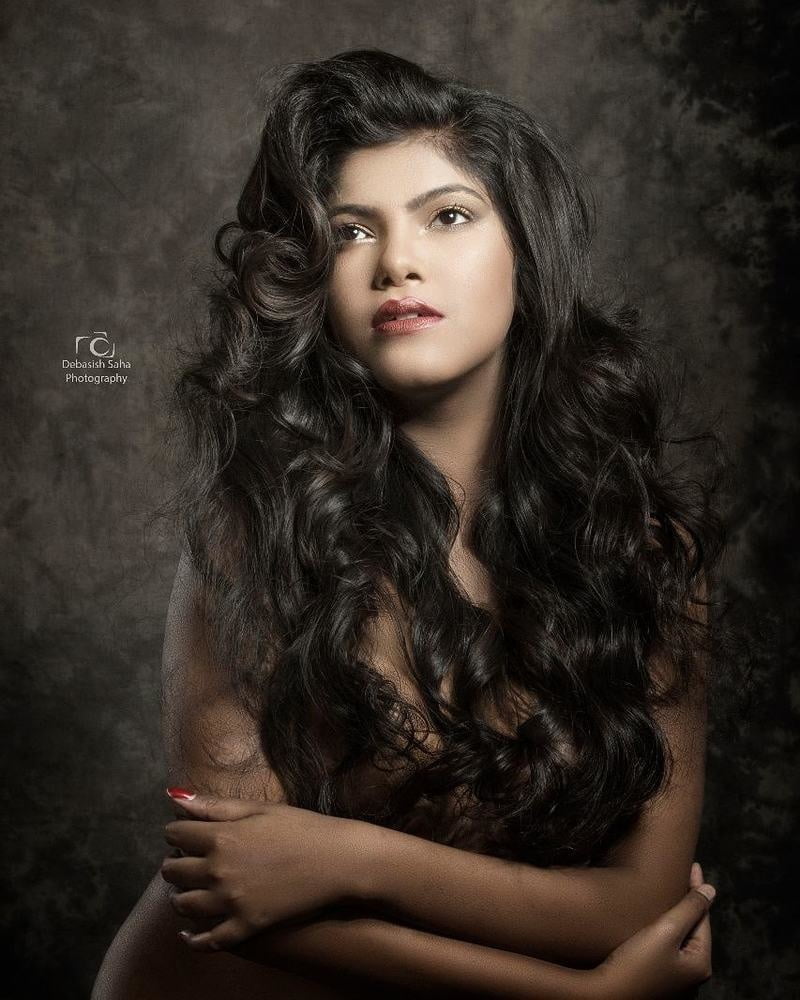Modelo de desnudo Nakshatra
 #91648986