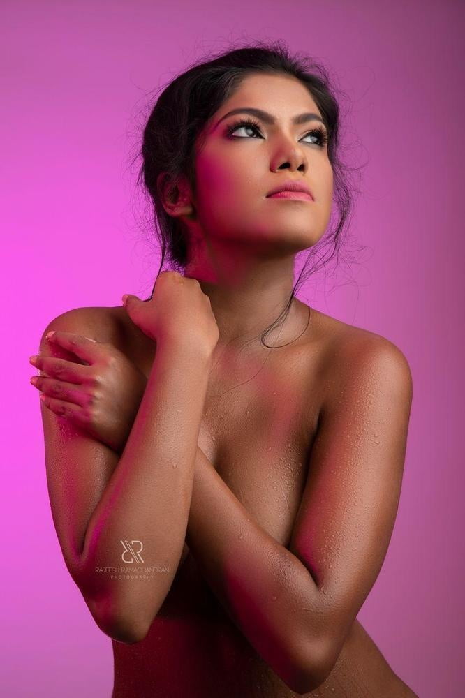 Modelo de desnudo Nakshatra
 #91649018