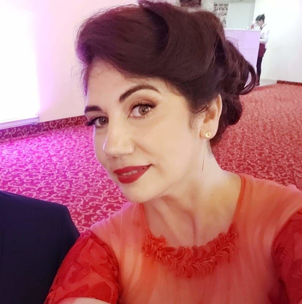 フェイスブックの女性たち
 #97933934