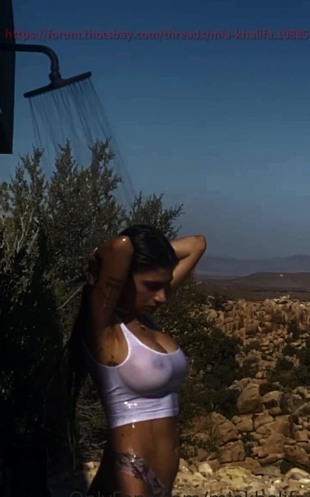 Mia Khalifa nude #107489114