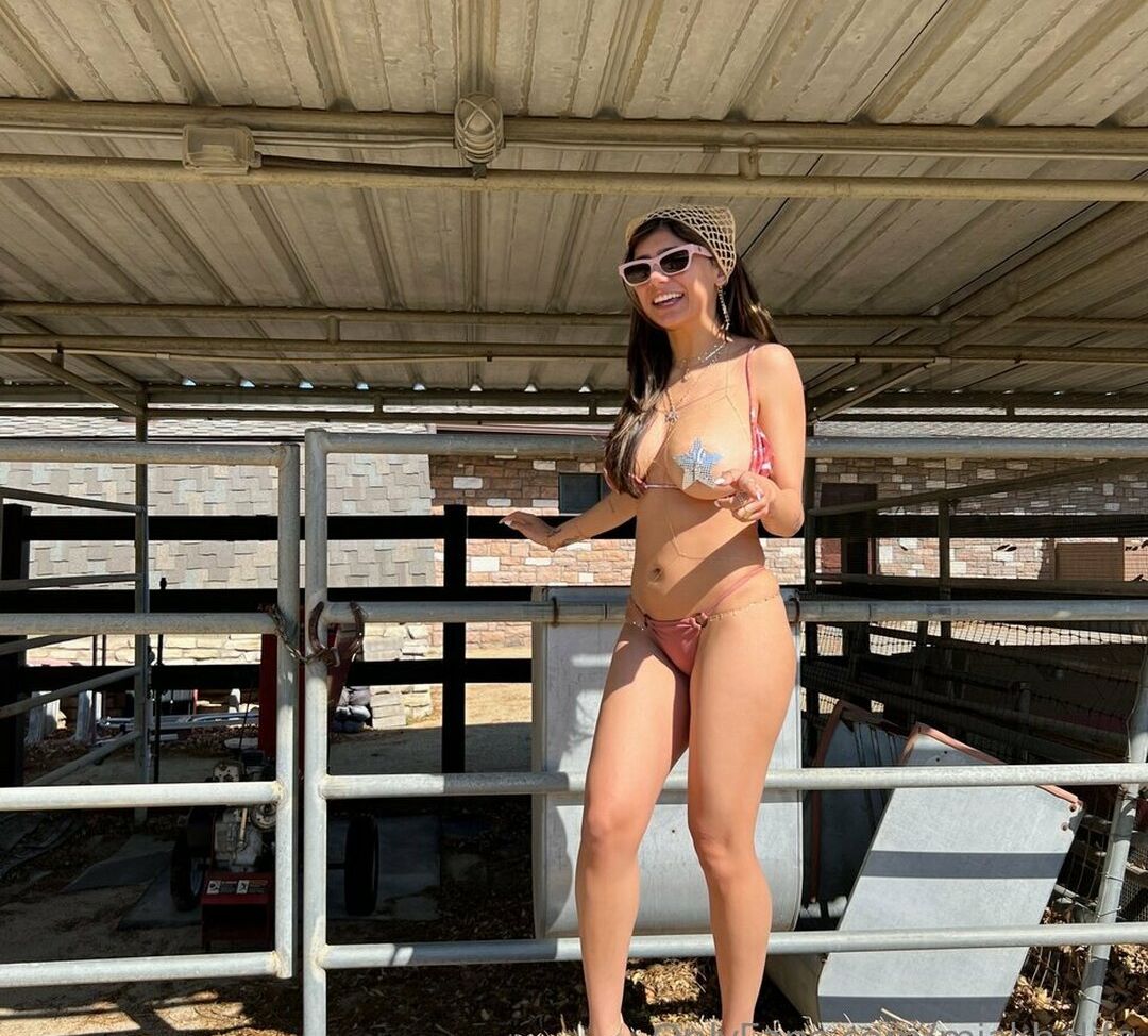 Mia Khalifa nude #107489289