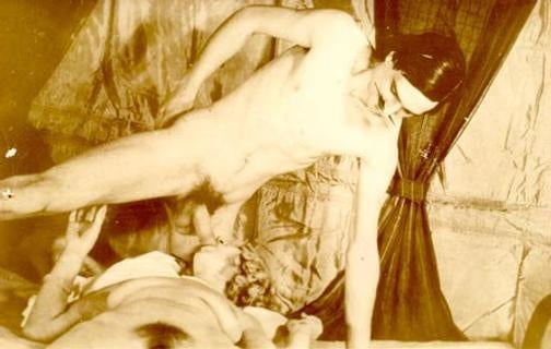 1901年から1930年のヴィンテージ・ポルノ写真
 #95705611