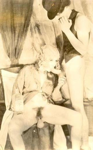 1901年から1930年のヴィンテージ・ポルノ写真
 #95705612
