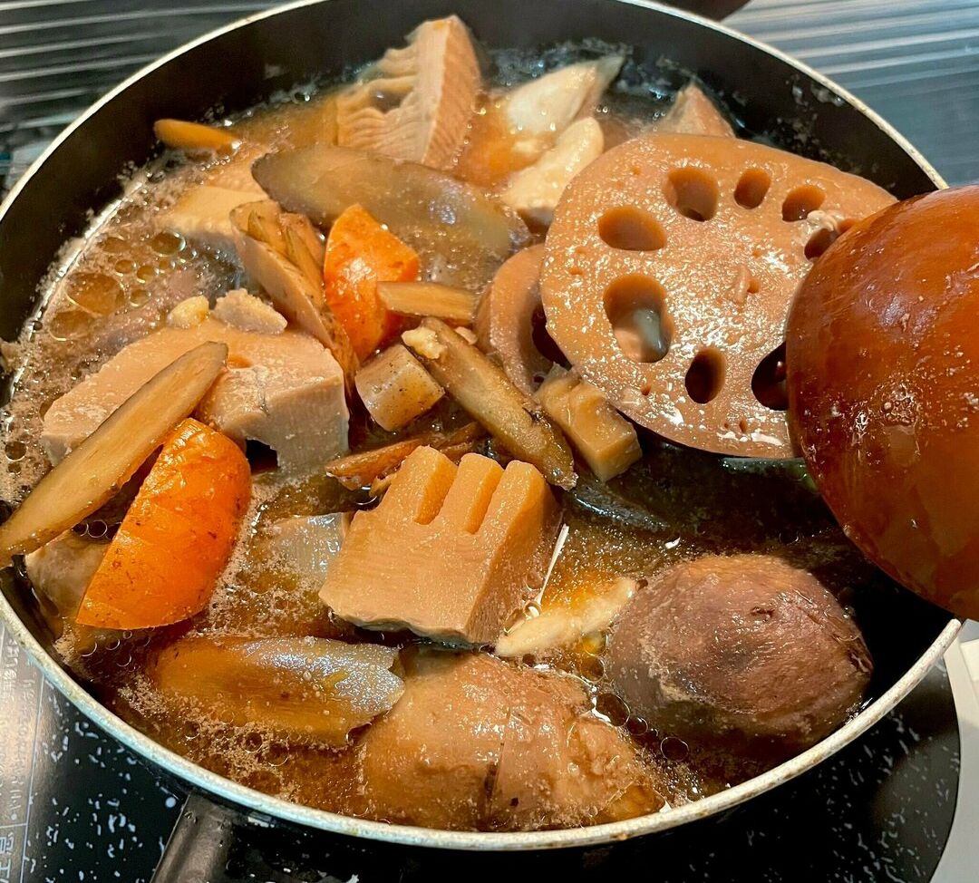 Lunaamemiya desnuda #108942613