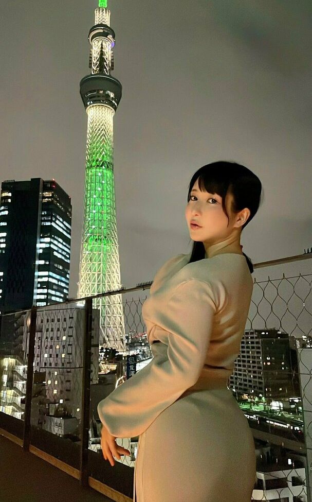 Lunaamemiya desnuda #108942635