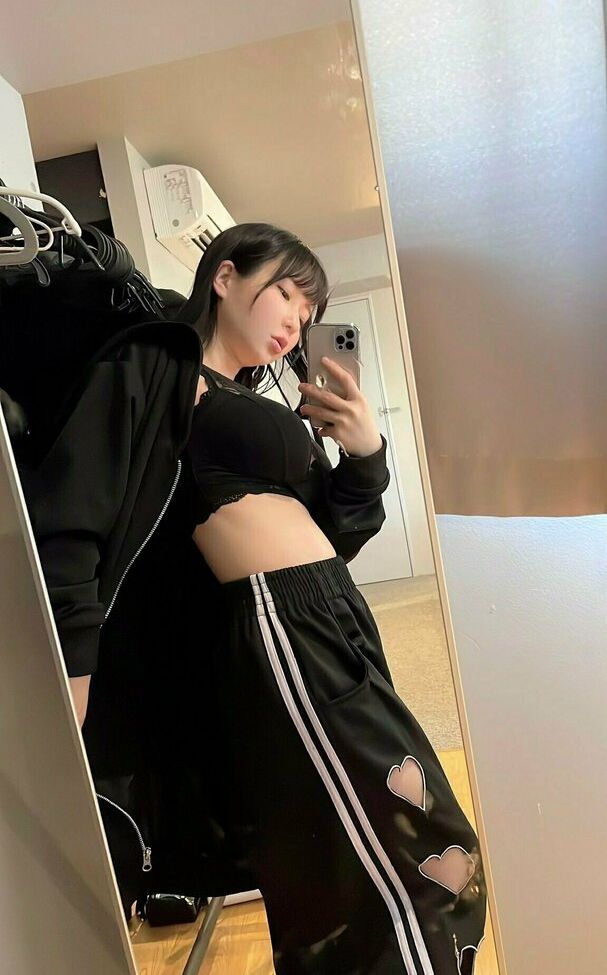 Lunaamemiya desnuda #108942636