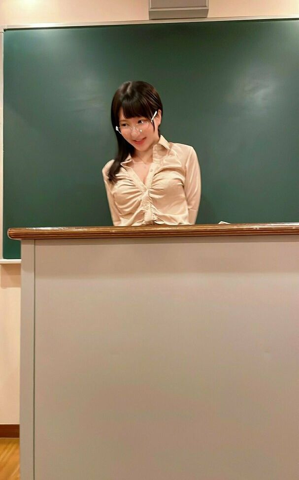 Lunaamemiya desnuda #108942654