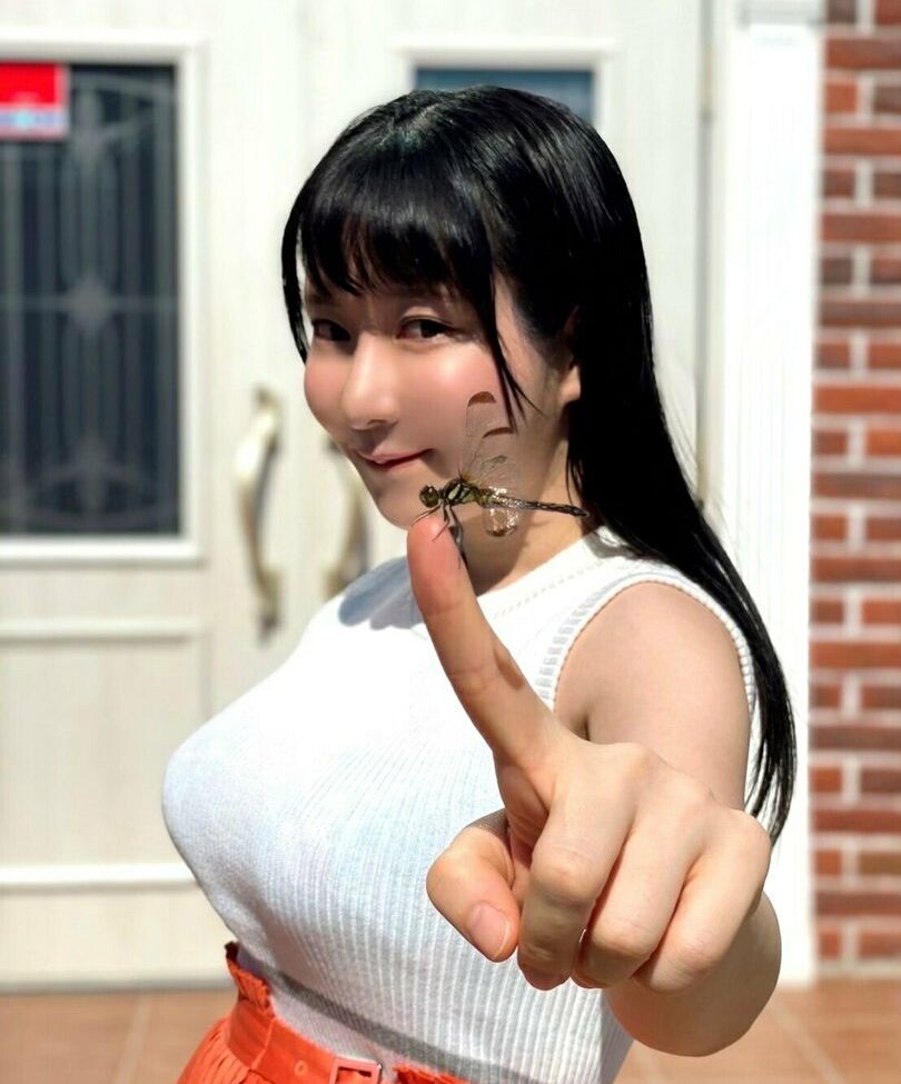 Lunaamemiya desnuda #108942676