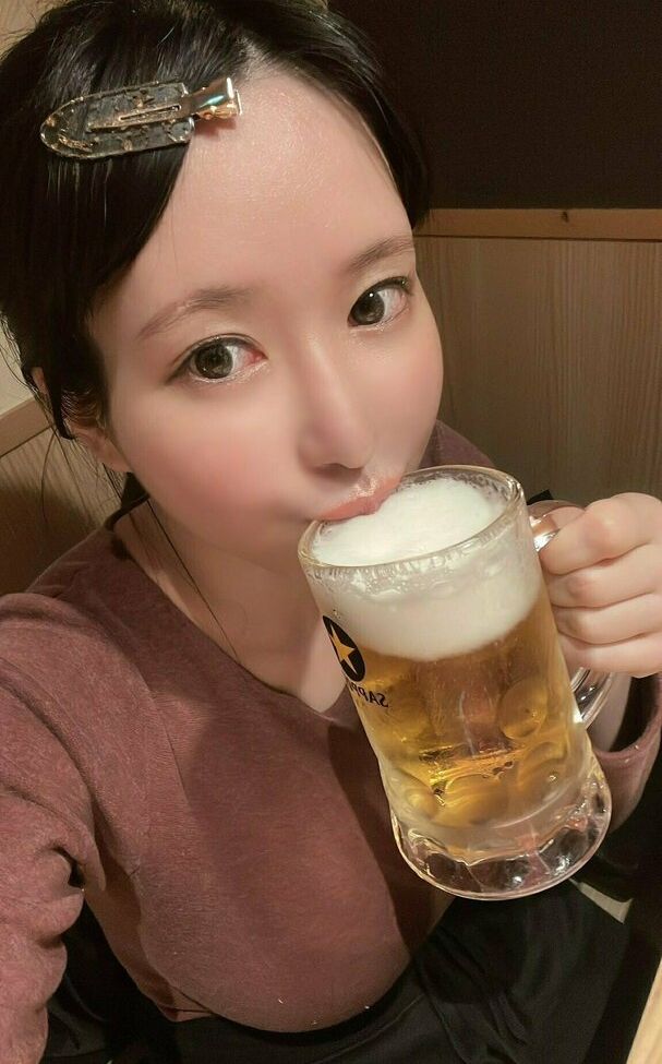 Lunaamemiya desnuda #108942680