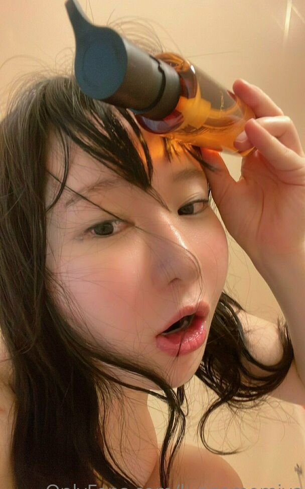 Lunaamemiya desnuda #108942689