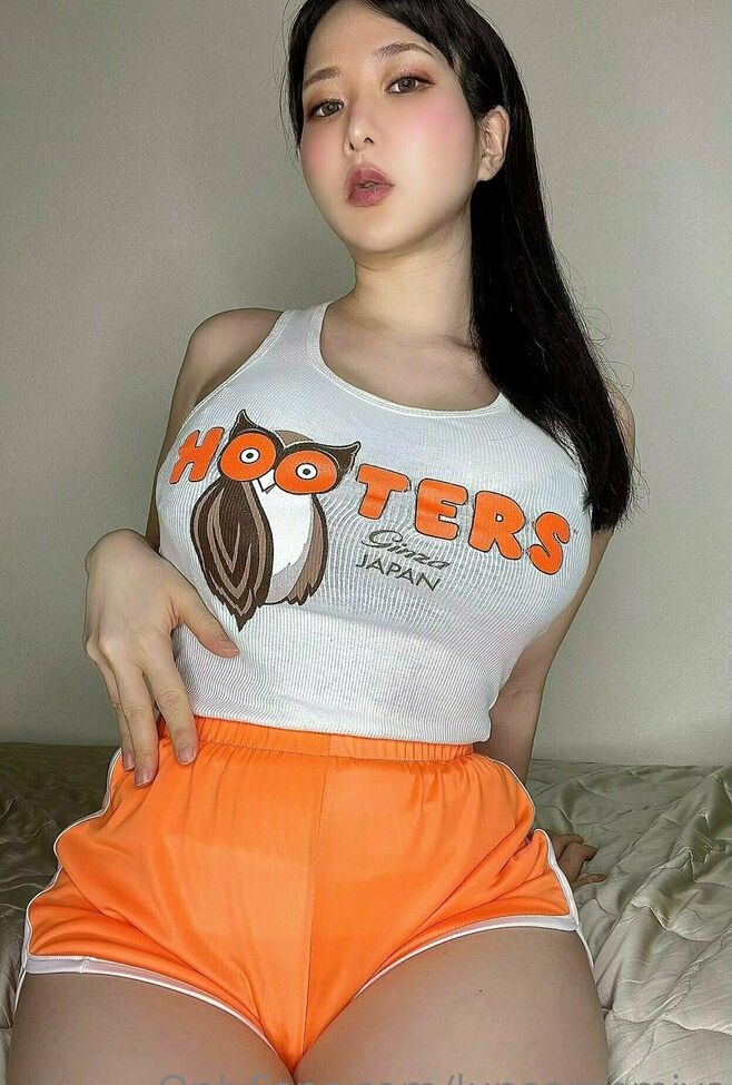 Lunaamemiya desnuda #108942754