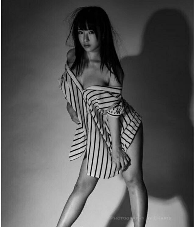 Lunaamemiya desnuda #108942763