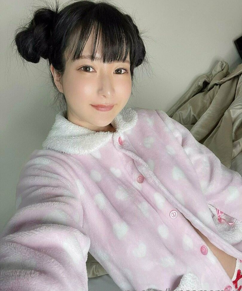 Lunaamemiya desnuda #108942790