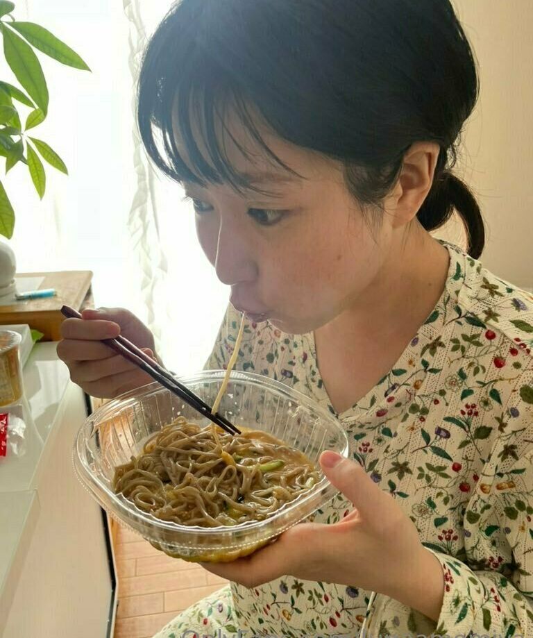 Lunaamemiya desnuda #108942798