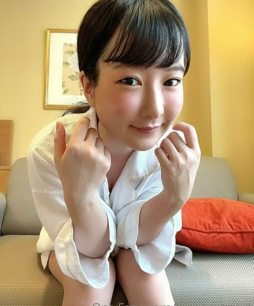 Lunaamemiya desnuda #108942804