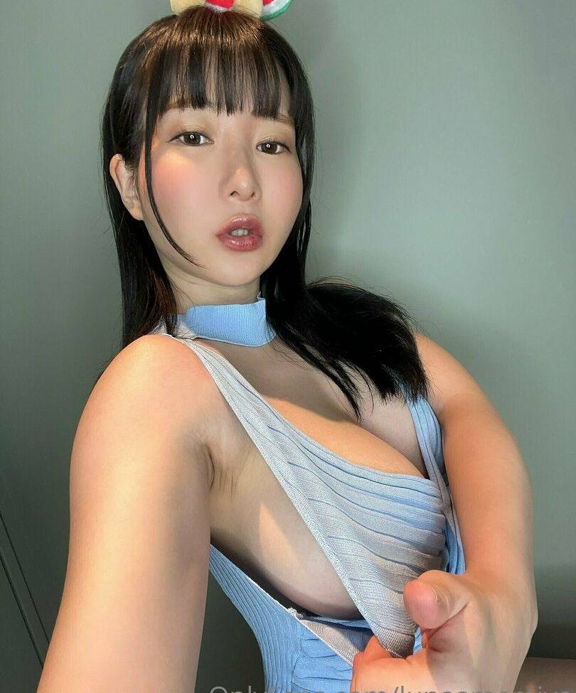 Lunaamemiya desnuda #108942815