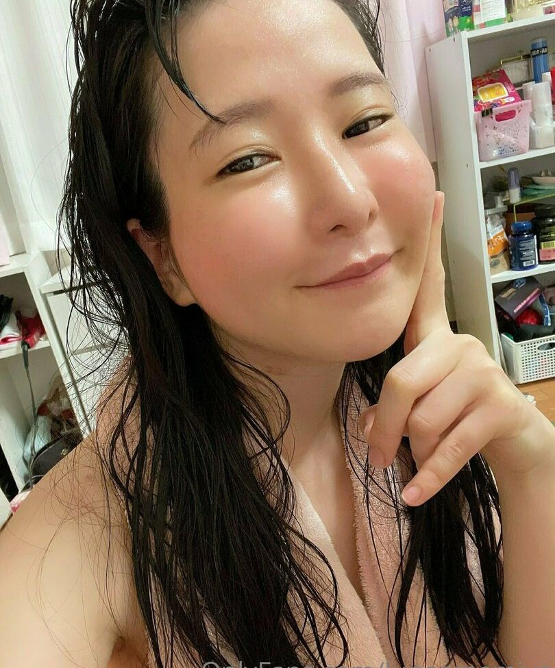 Lunaamemiya desnuda #108942867